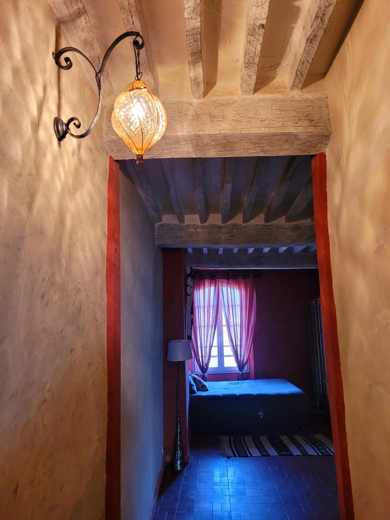 Hotel Au Puits De La Fontaine Tavernes Habitación foto