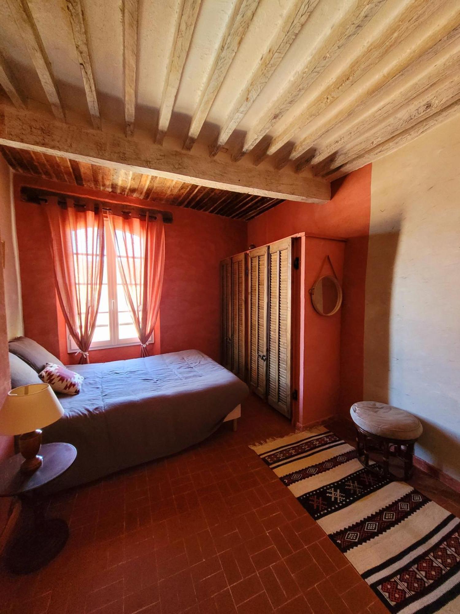 Hotel Au Puits De La Fontaine Tavernes Habitación foto
