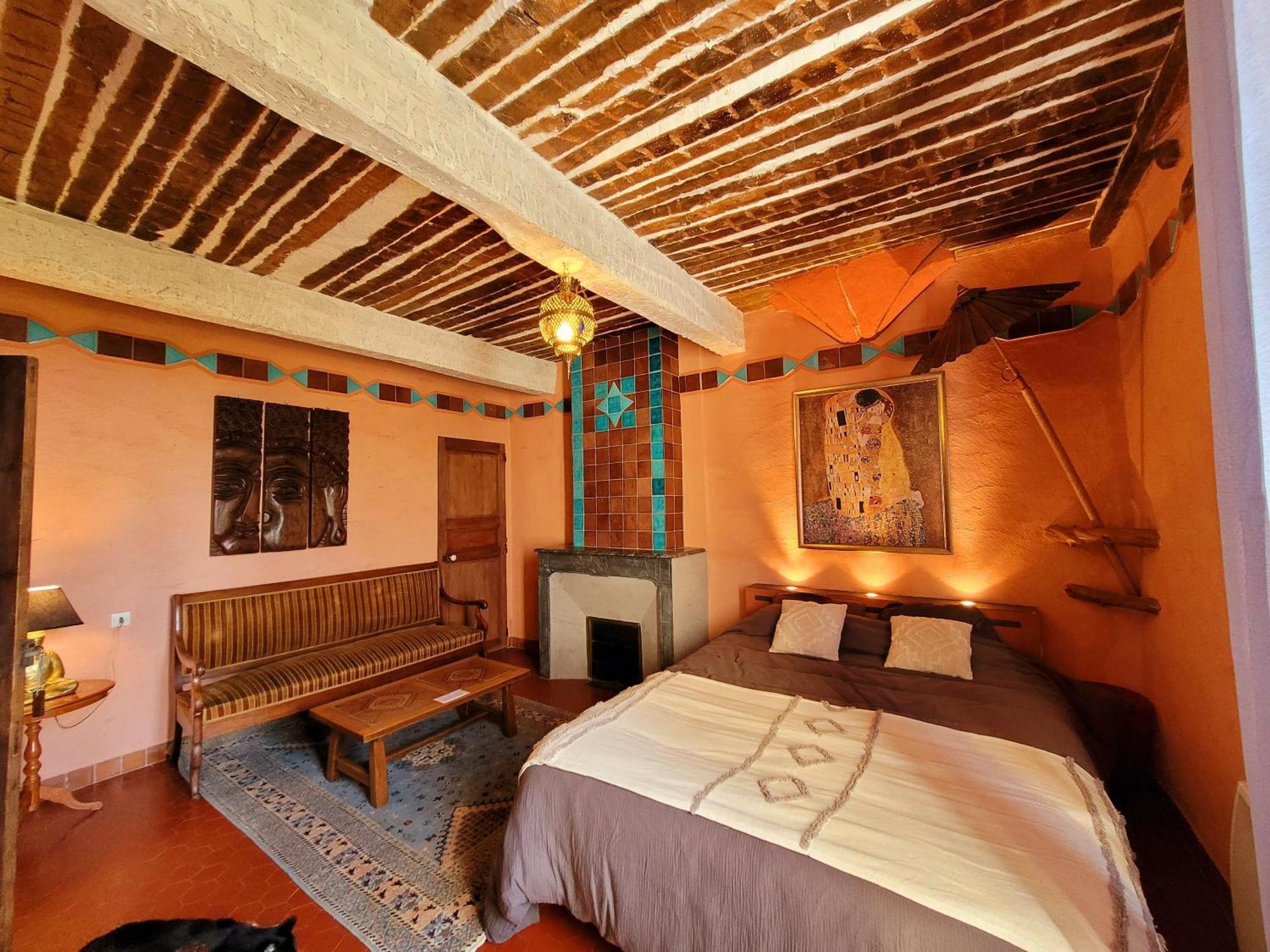 Hotel Au Puits De La Fontaine Tavernes Habitación foto