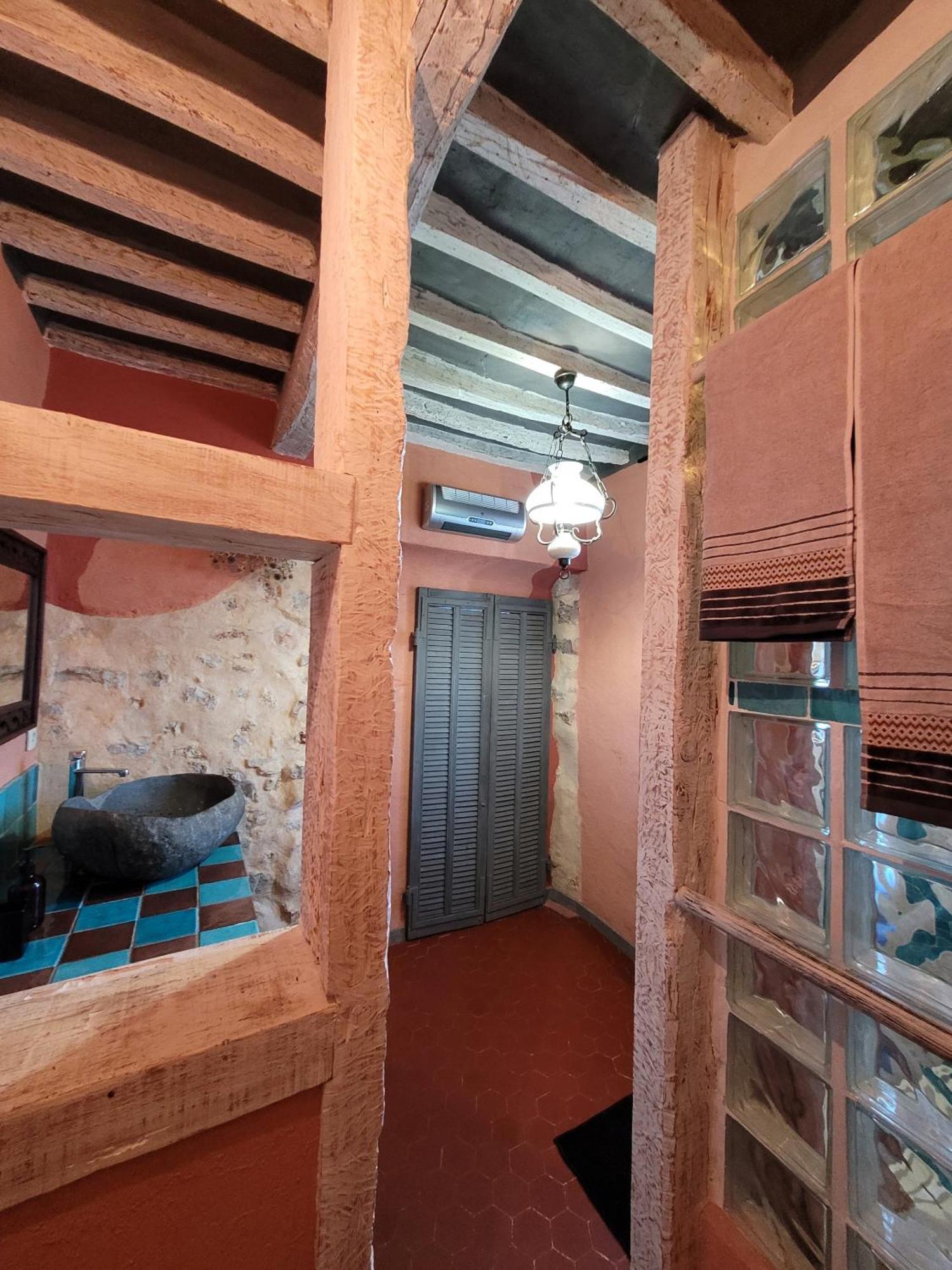 Hotel Au Puits De La Fontaine Tavernes Habitación foto