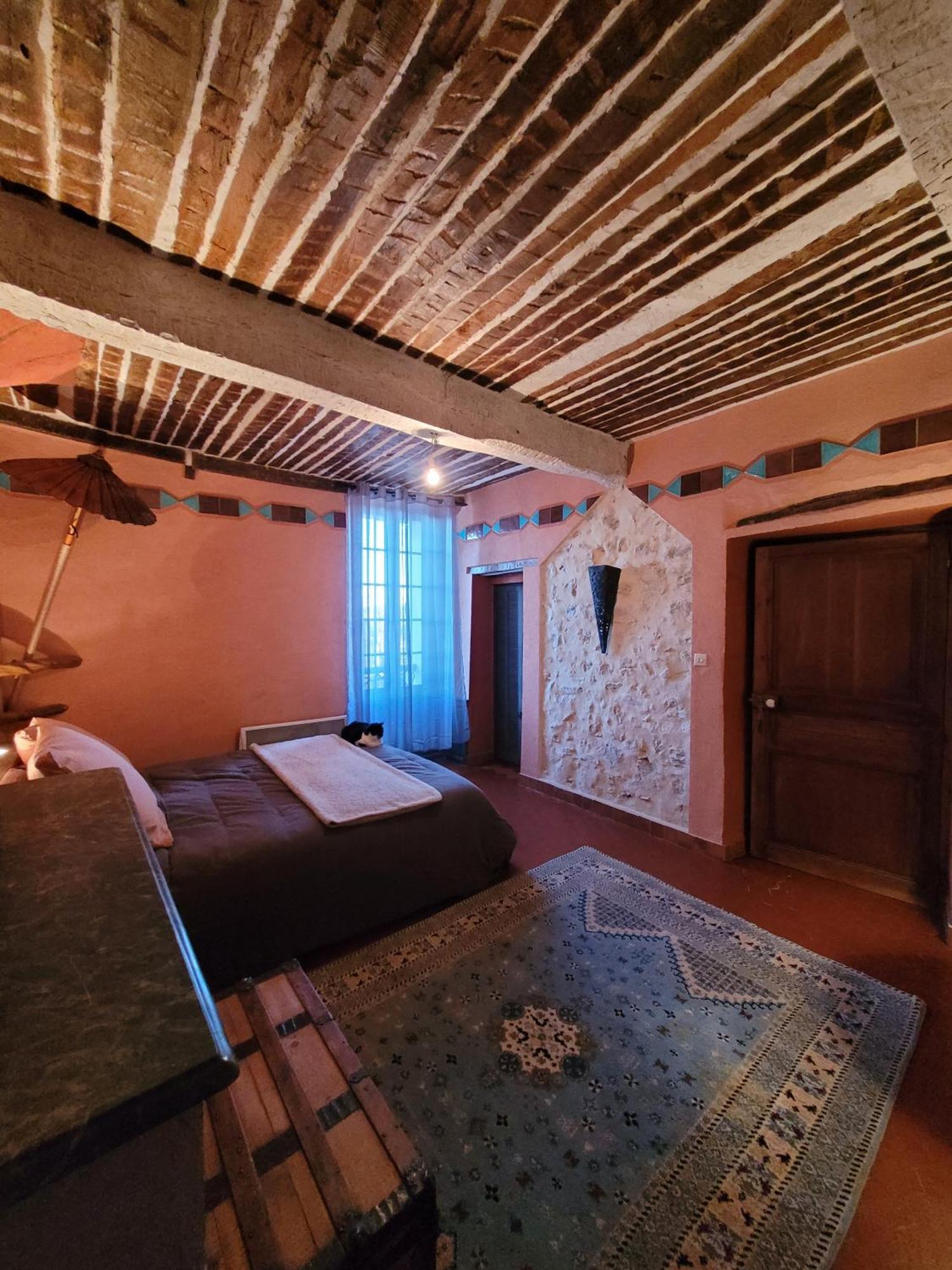 Hotel Au Puits De La Fontaine Tavernes Habitación foto